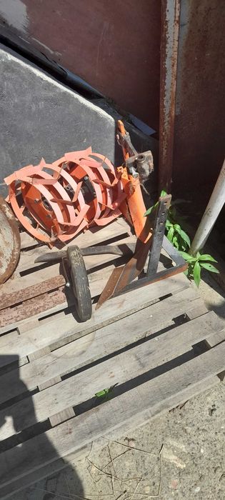 Motocultor cu remorcă și accesorii!