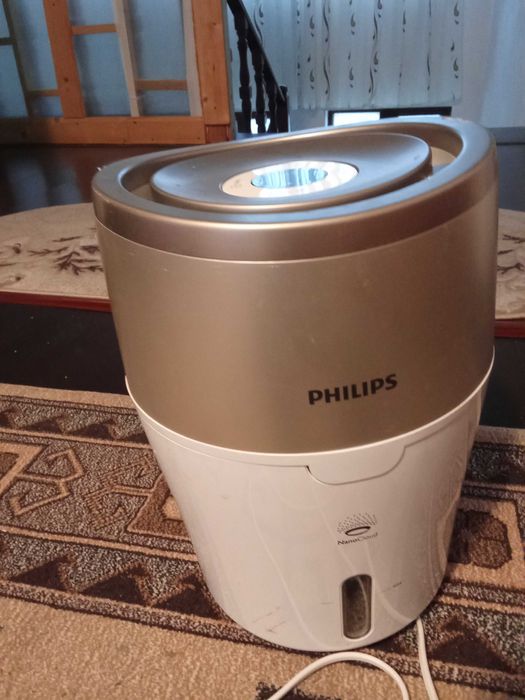 Umidificator aer Philips puțin folosit