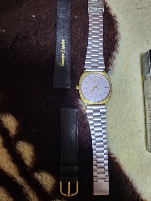 Vând ceas vechi Pe baterie PRÄTINA