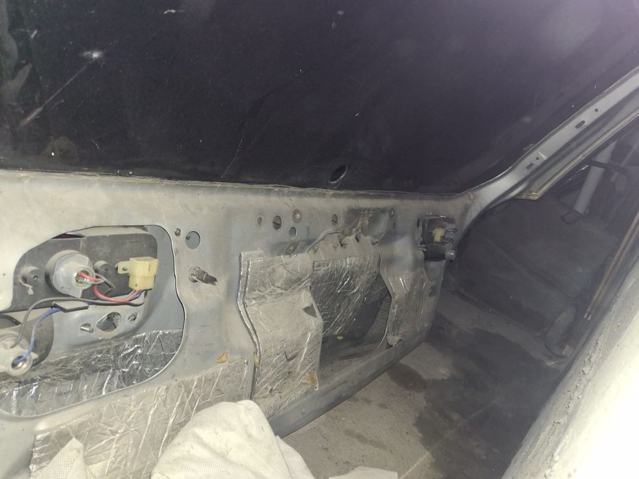 Продам заднее лабавое от субару легаси