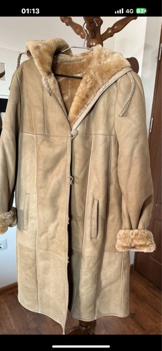 Haina tip Alain Delon , dama. Blana naturala , stare foarte buna