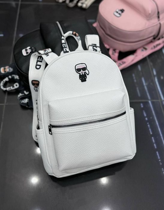 Gentuțe și rucsacuri