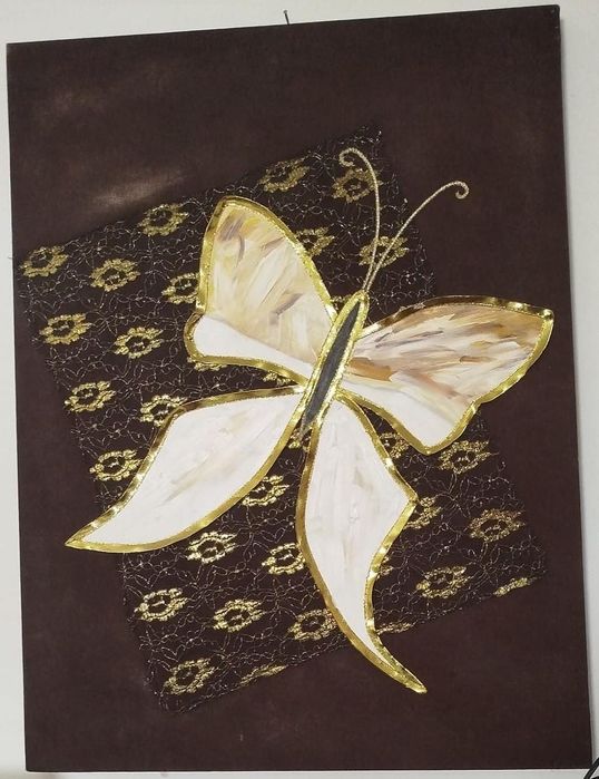 Vând diverse tablouri mici,medii sau mari.