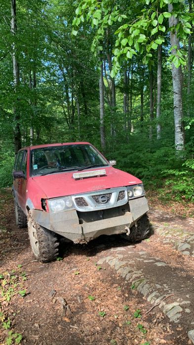 Vand nissan terrano 2.7