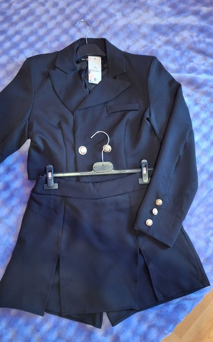 Костюм от сако и пола-панталон