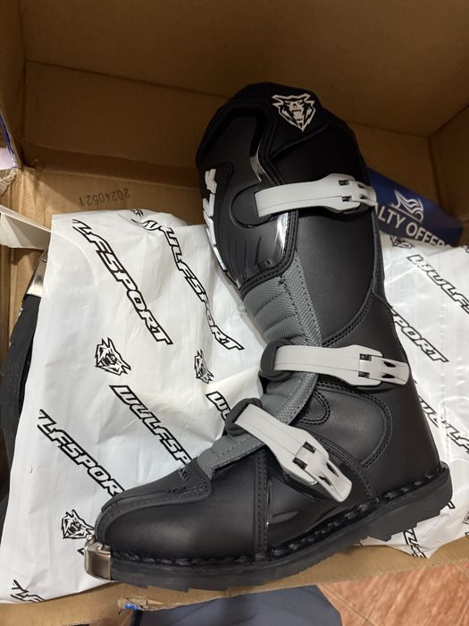 Ghete. Motocilcist 35