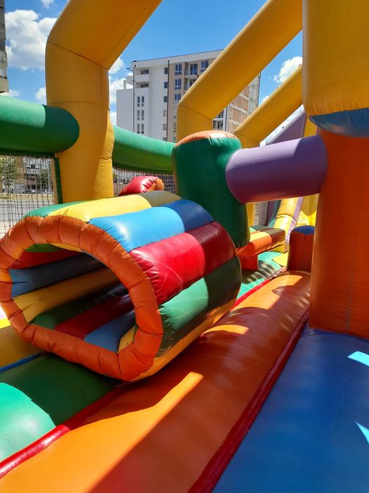 български надуваем батут- замък