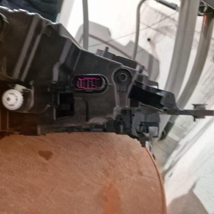 Skoda Enyaq 2023 full led ляв фар 2бр.