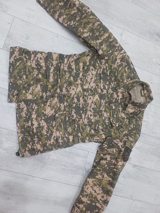 Продам БУ форму военную