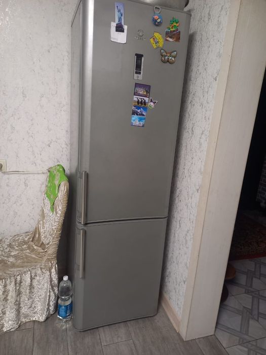 Продам два  холодильника