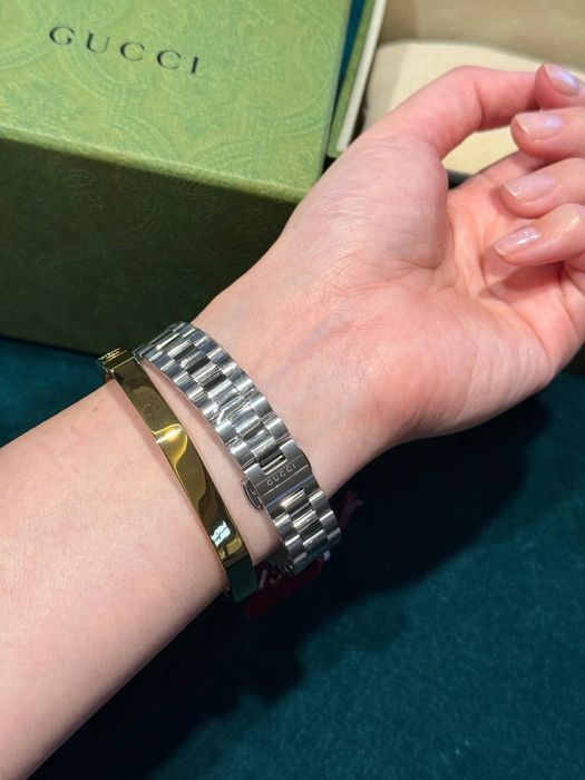 Женские часы Gucci