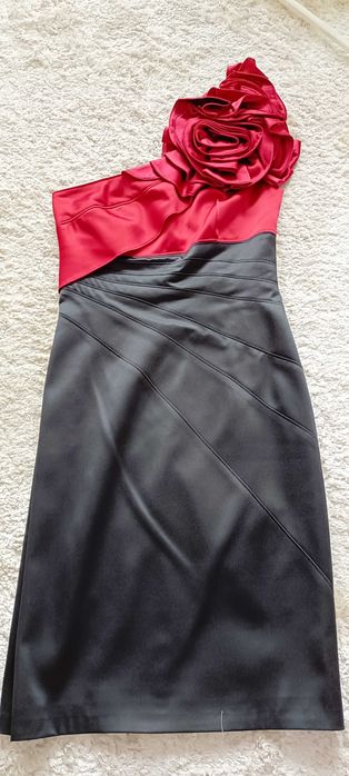 Vând rochie de ocazie Karen Millen, măsura 36, negru cu rosu