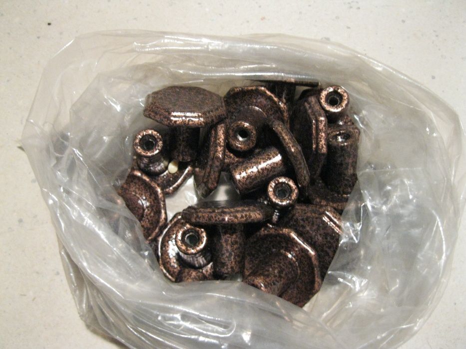 Мебелни обков /топки/