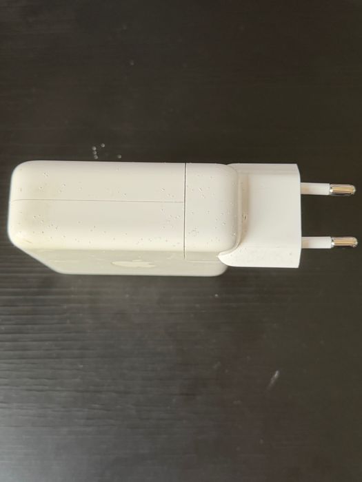 Apple 61W USB-C Power Adapter Оригинално