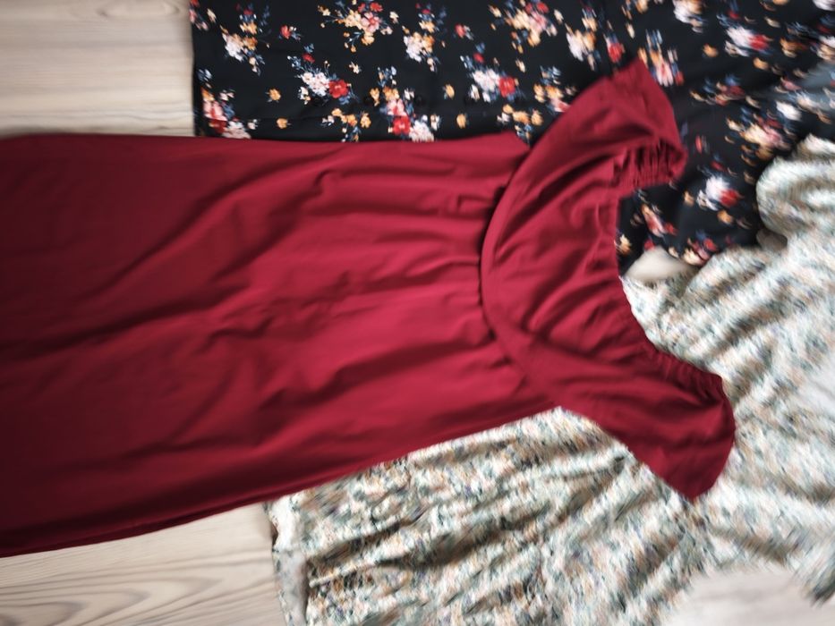 Рокли размер М по 6 евро за брой