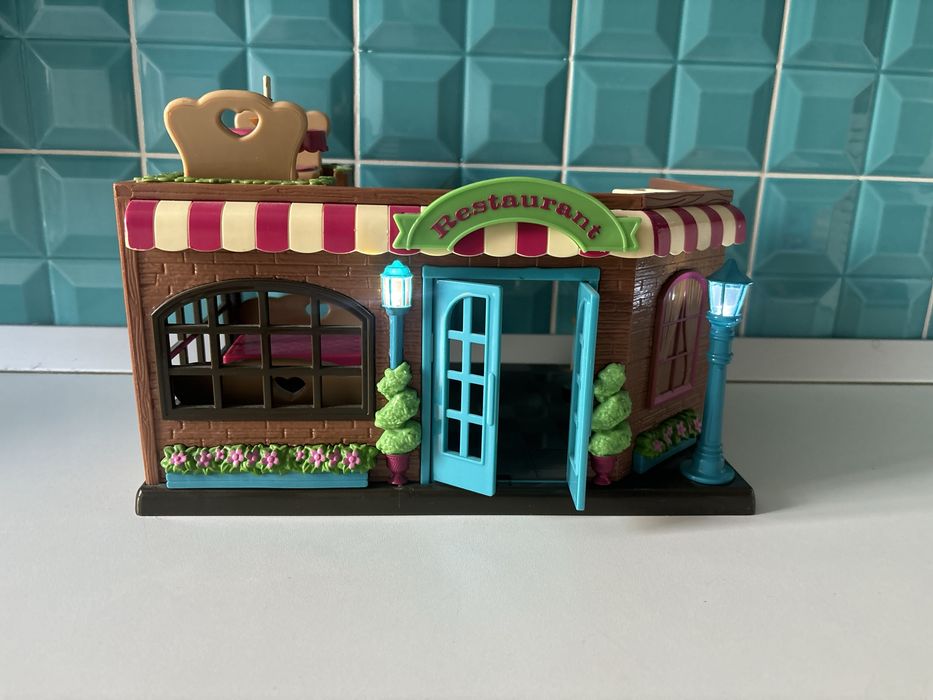 Casuta papusi, Set de jucării Li'l Woodzeez,  + figurine , 3 ani +
