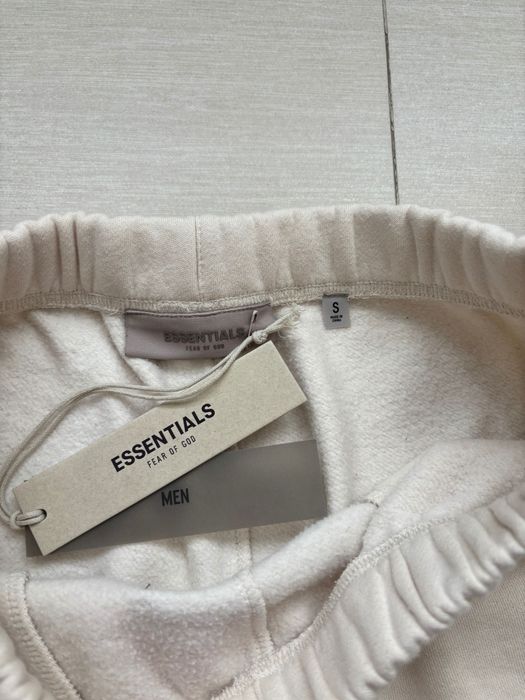 Pantaloni essentials