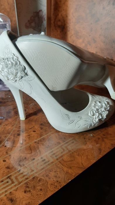 Туфли белые,свадебные