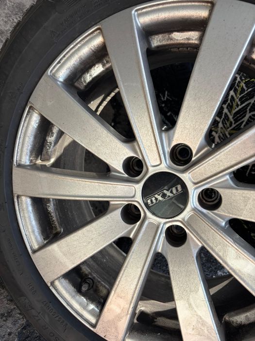 Vând roți (janta + cauciucuri iarna)