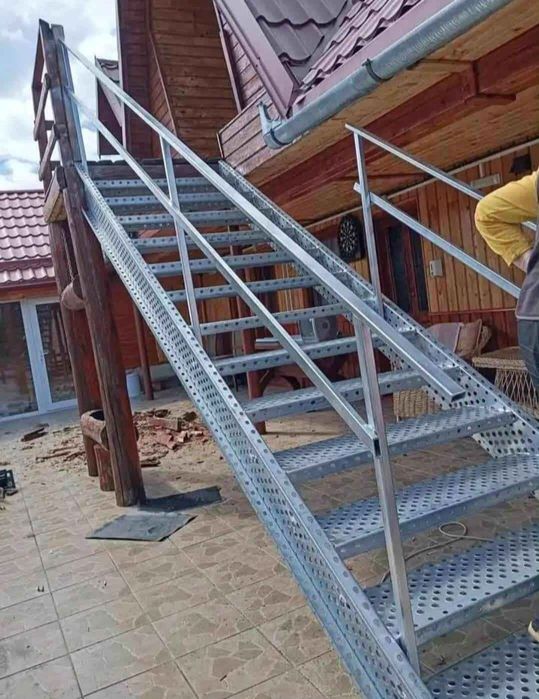 Vând scari zincate exterioare și interioare galvanizate cel mai bun pr
