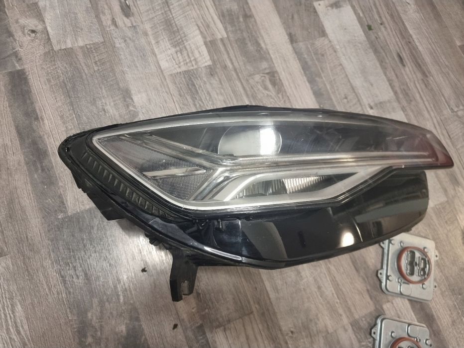 Десен фар за Audi a6