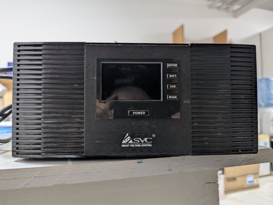 Инвертор SVC-DI-1000–F-LCD модель DIL-1000