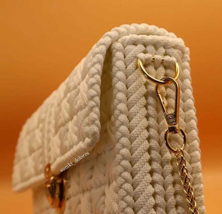 Мини сумочка на цепочке