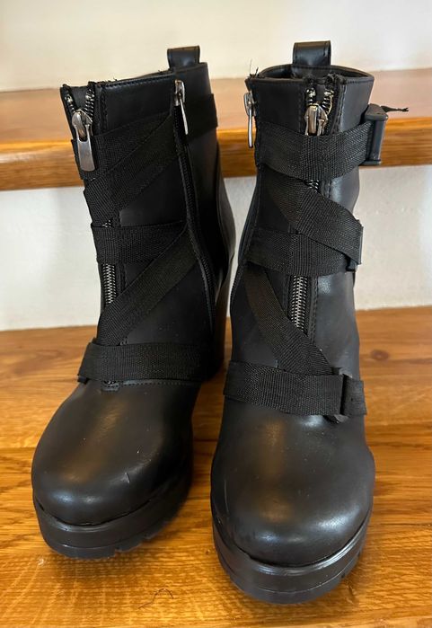 Vand pantofi și botine ,marimea 38, stare foarte buna