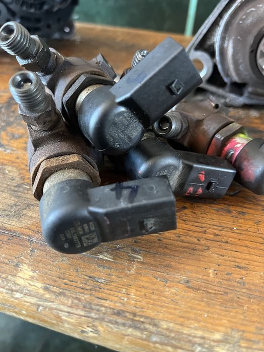 Injectoare 1,6 tdi cod motor cay