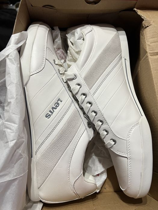 Обувки Levis ЧИСТО НОВИ!