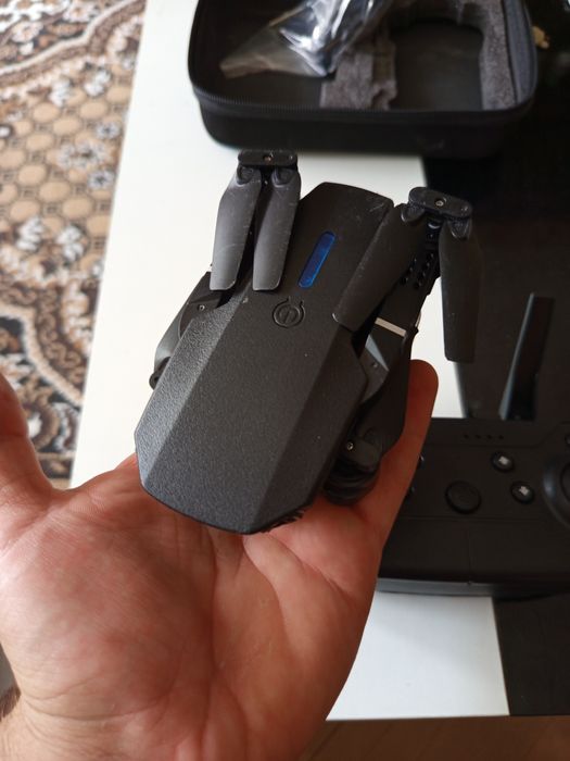 Малък дрон с камера