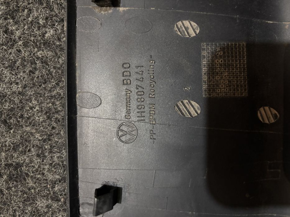 Капак задна броня Голф 3 комби