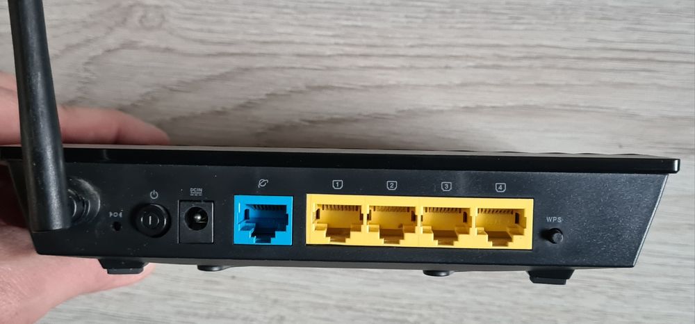 Router ASUS RT-N10 150Mbps