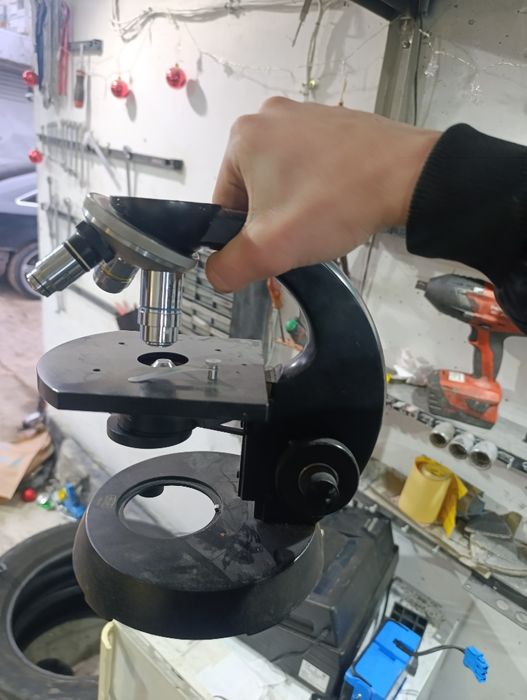 Професионален микроскоп ZEISS – липсваща глава / за възстановяване