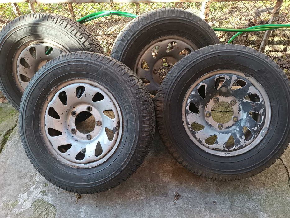 Джанти с гуми и раздатка за Сузуки Витара