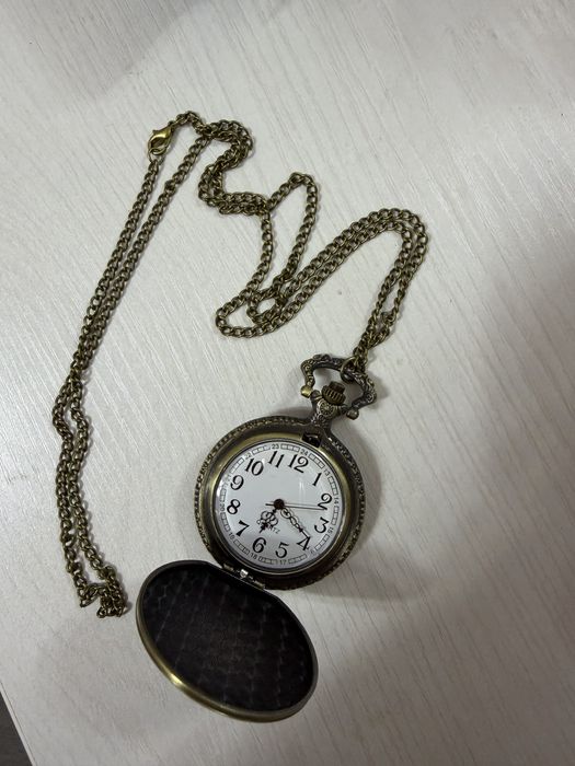 Новые часы на цепочке