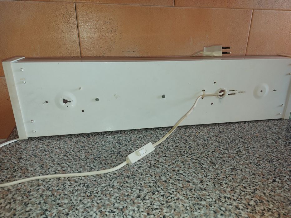 Corp de iluminat LED cu întrerupător,ideal pentru bucătărie,baie etc.