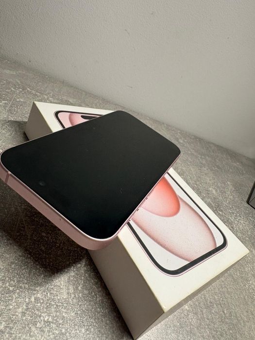 telefon IPhone 15 roz 128gb