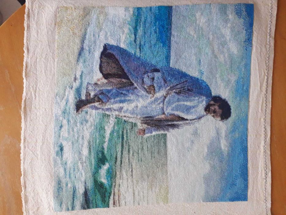 Продавам гоблен "Исус ходи по брега"