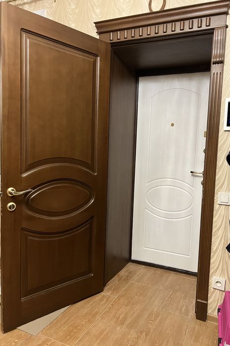 Двери из натурального дерева