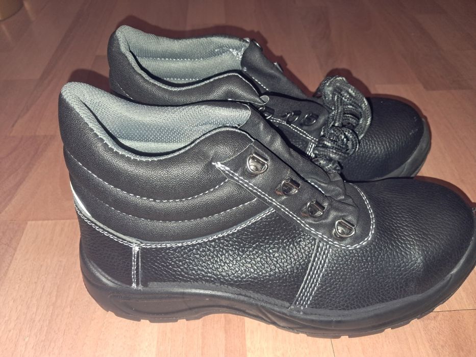 Ботинки кожа.42-размер