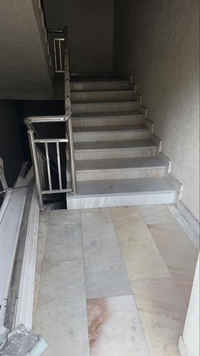 Mikrorayonda 2x xonali uy sotiladi!