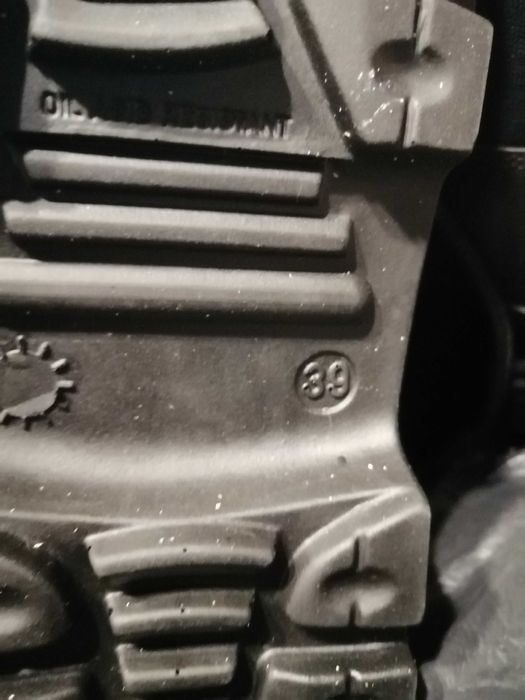 Продавам дамски зимни обувки