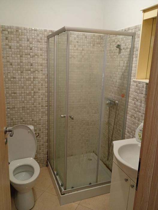 Închiriez garsonieră