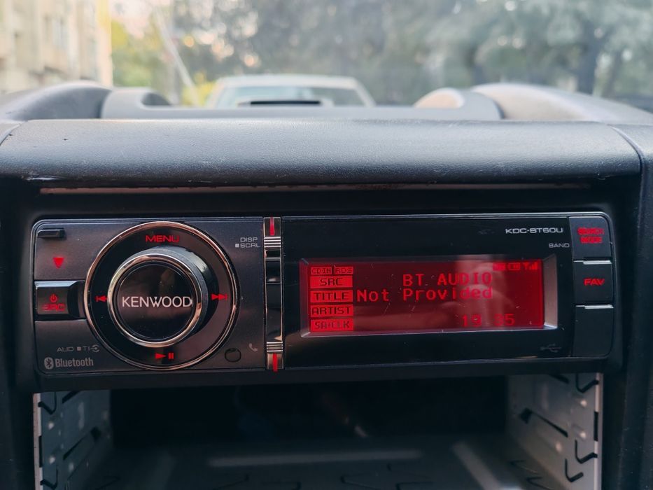 Авторадио Kenwood KDC-BT60U
