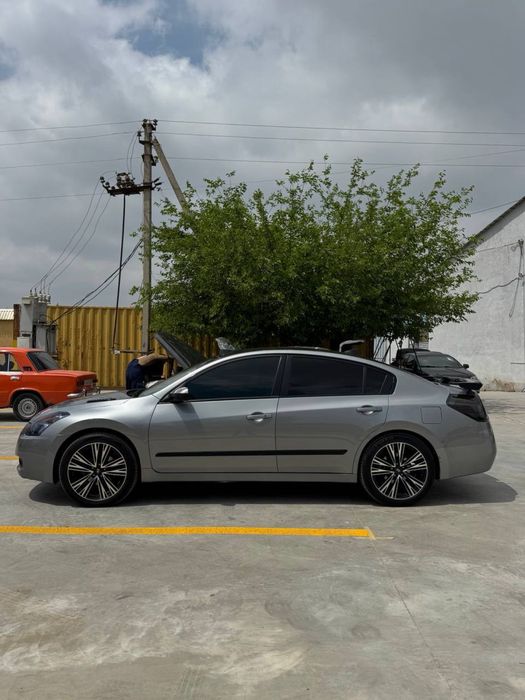 NISSAN ALTIMA Sotiladi yoki obmen! Xolati ideal, full navarod!