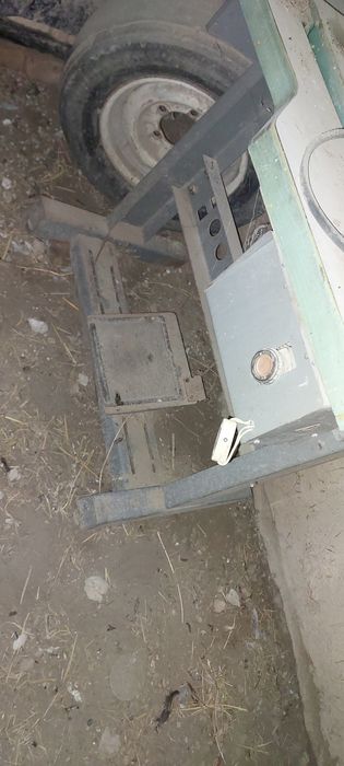 Tikuv mashinasi sotiladi