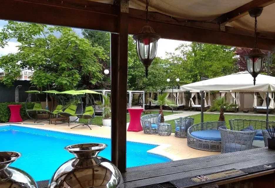 Vila Petrecere Evenimente Majorat Onomastice Botez Cununie Vila Petreceri Piscina