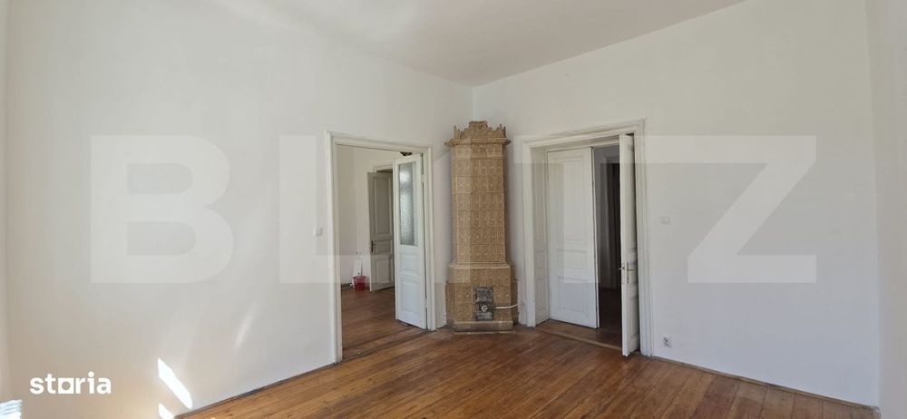 Casa boiereasca P+M, 7 camere, 227 mp utili, in zona centrala a Craiov