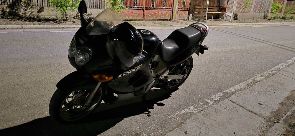 Suzuki GSX600F.